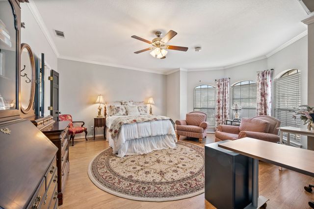 3528 Meadowside Drive, Bedford, TX 76021