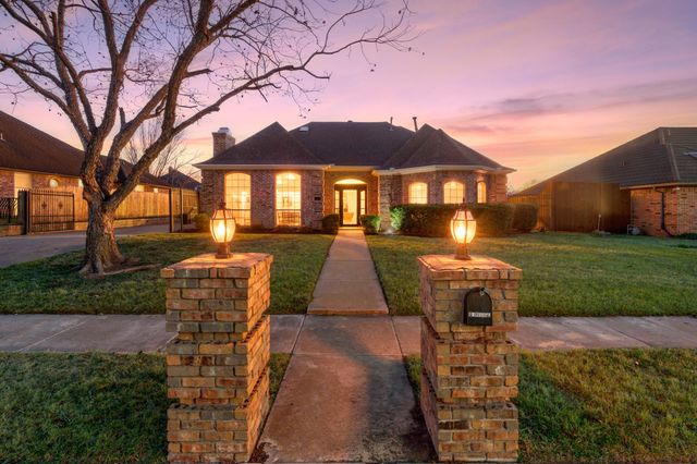 3528 Meadowside Drive, Bedford, TX 76021