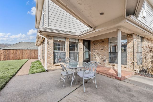 3528 Meadowside Drive, Bedford, TX 76021