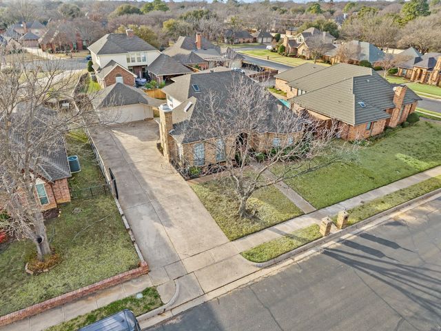 3528 Meadowside Drive, Bedford, TX 76021
