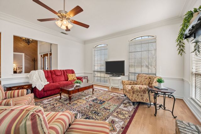 3528 Meadowside Drive, Bedford, TX 76021