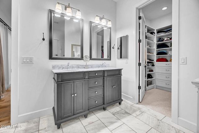 8032 E DEL LATON Drive, Scottsdale, AZ 85258
