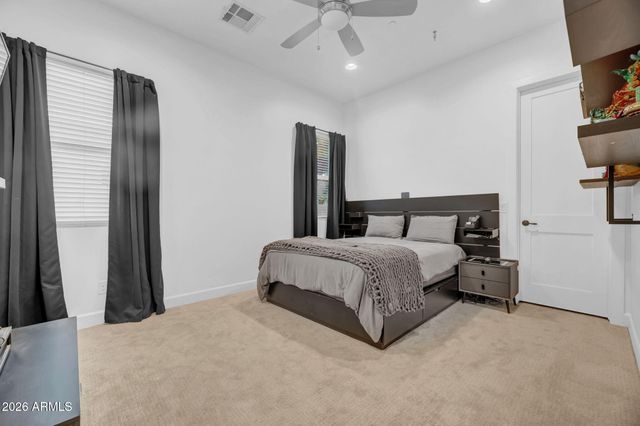 8032 E DEL LATON Drive, Scottsdale, AZ 85258