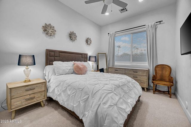 8032 E DEL LATON Drive, Scottsdale, AZ 85258