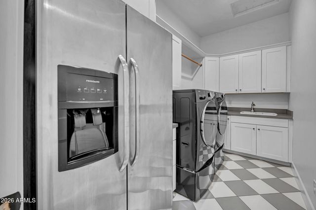 8032 E DEL LATON Drive, Scottsdale, AZ 85258