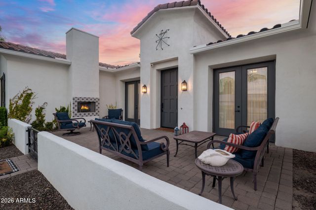8032 E DEL LATON Drive, Scottsdale, AZ 85258