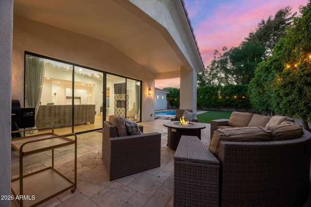 8032 E DEL LATON Drive, Scottsdale, AZ 85258