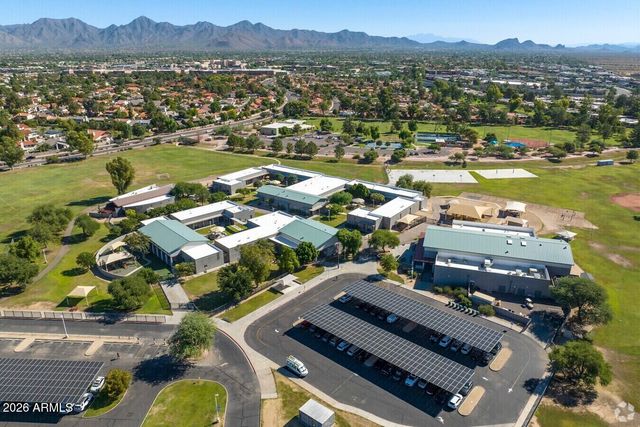 8032 E DEL LATON Drive, Scottsdale, AZ 85258