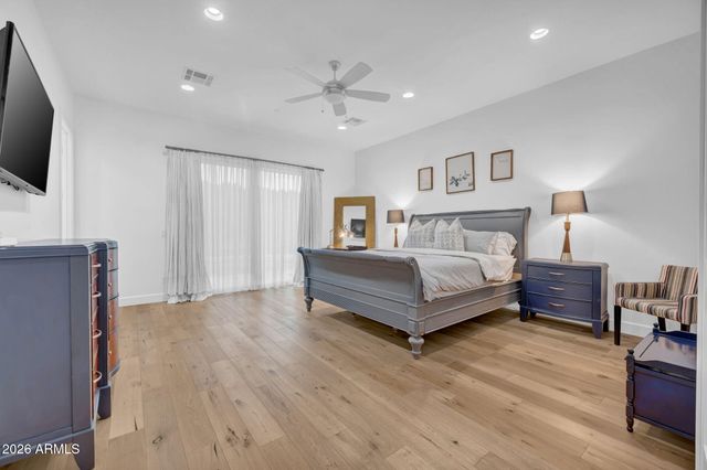 8032 E DEL LATON Drive, Scottsdale, AZ 85258