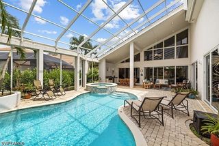 433 Crestwood LN, Naples, FL 34113