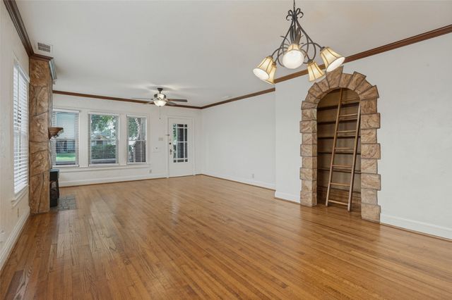 6324 Velasco Avenue, Dallas, TX 75214