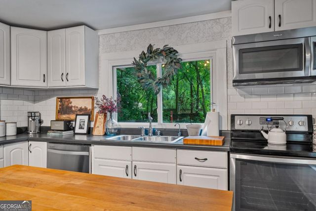 2152 Forrest Place NW, Atlanta, GA 30318