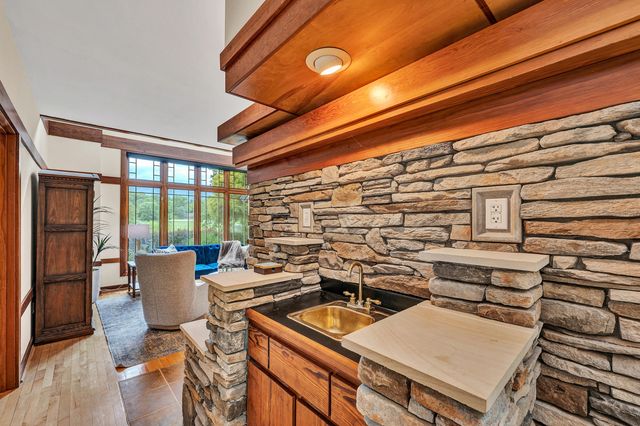 1560 Lee LN, Fincastle, VA 24090