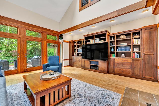 1560 Lee LN, Fincastle, VA 24090