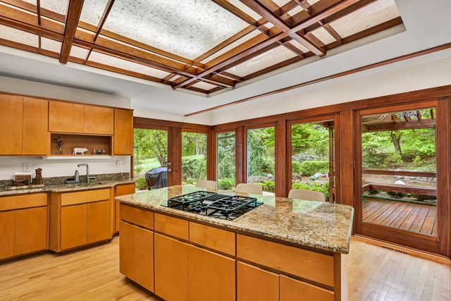 1560 Lee LN, Fincastle, VA 24090