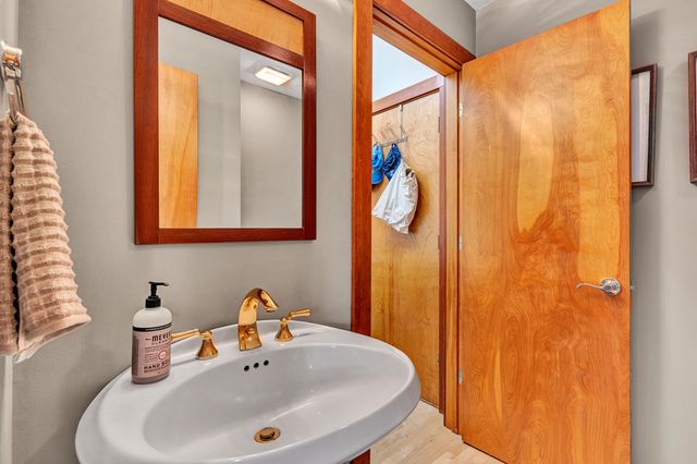 1560 Lee LN, Fincastle, VA 24090