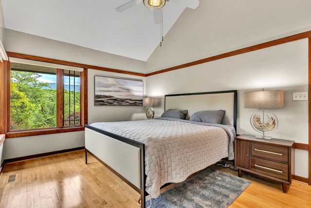1560 Lee LN, Fincastle, VA 24090
