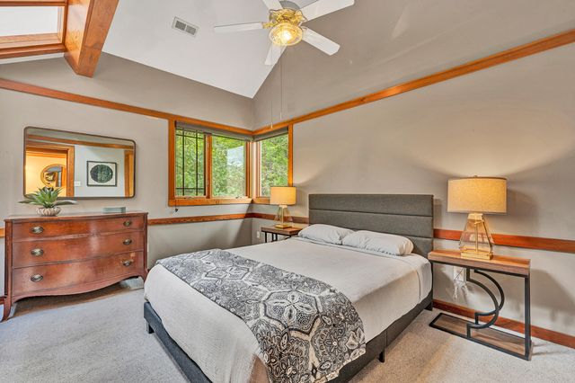1560 Lee LN, Fincastle, VA 24090