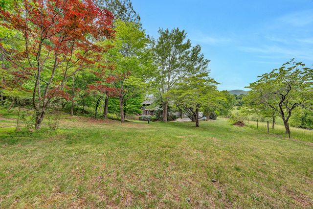 1560 Lee LN, Fincastle, VA 24090