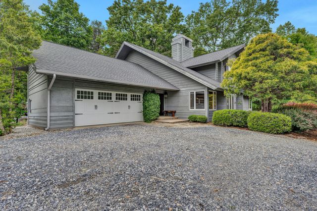 1560 Lee LN, Fincastle, VA 24090