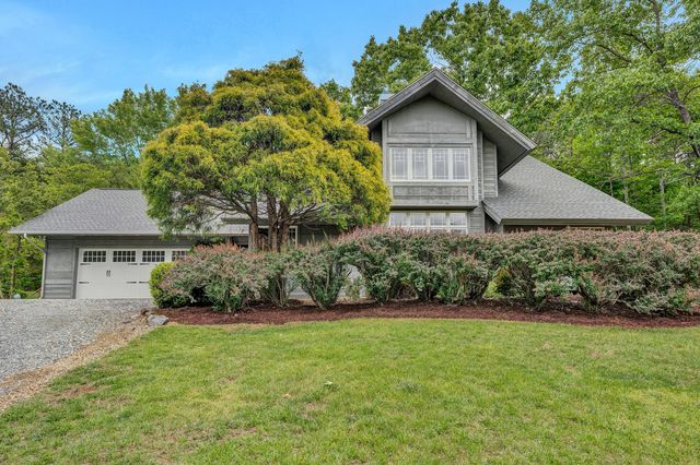 1560 Lee LN, Fincastle, VA 24090