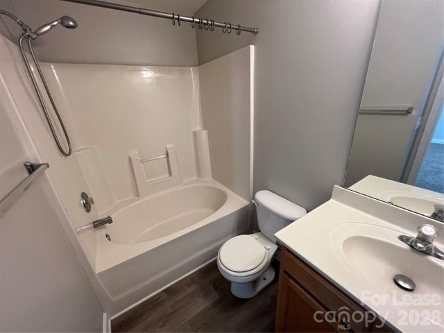 909 Rucker Cliff Drive, Charlotte, NC 28214