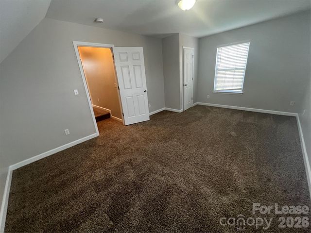 909 Rucker Cliff Drive, Charlotte, NC 28214