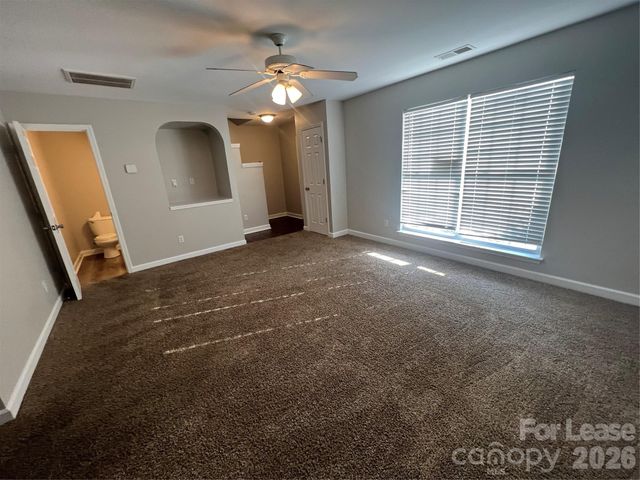 909 Rucker Cliff Drive, Charlotte, NC 28214