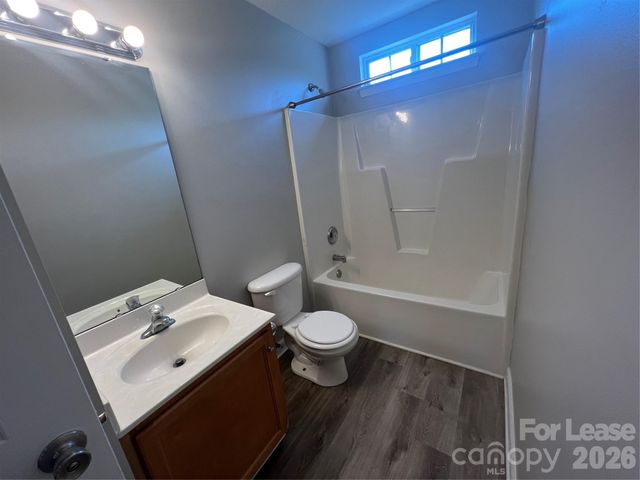 909 Rucker Cliff Drive, Charlotte, NC 28214