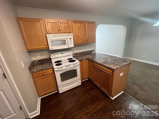 909 Rucker Cliff Drive, Charlotte, NC 28214