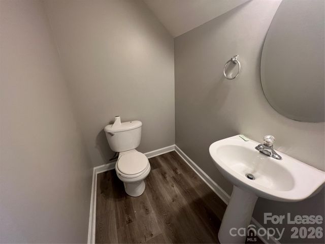 909 Rucker Cliff Drive, Charlotte, NC 28214