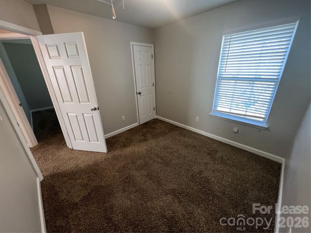 909 Rucker Cliff Drive, Charlotte, NC 28214