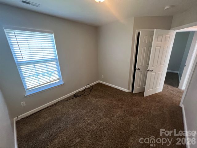 909 Rucker Cliff Drive, Charlotte, NC 28214