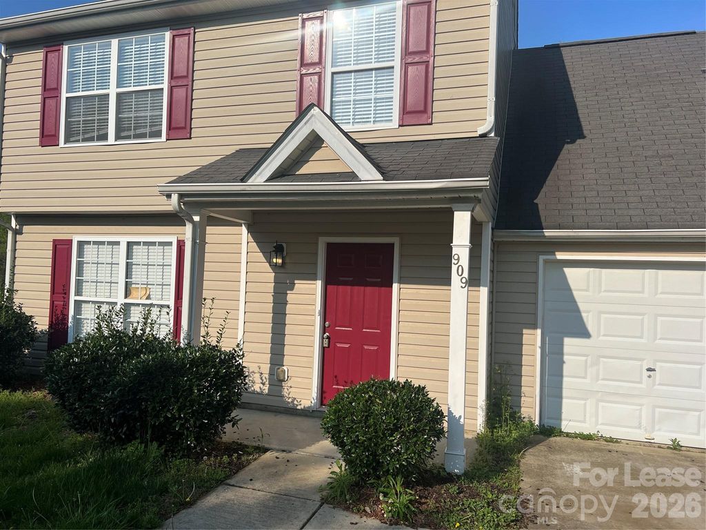909 Rucker Cliff Drive, Charlotte, NC 28214