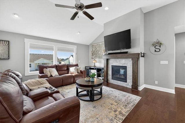 1486 N 162nd Court, Basehor, KS 66007