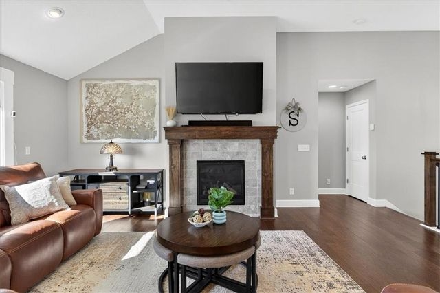 1486 N 162nd Court, Basehor, KS 66007