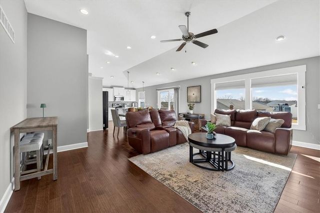 1486 N 162nd Court, Basehor, KS 66007