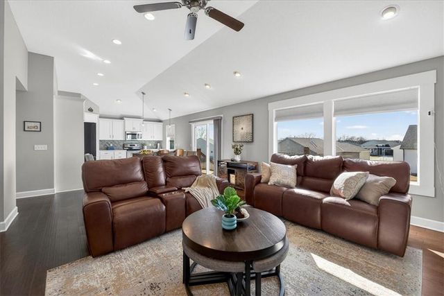 1486 N 162nd Court, Basehor, KS 66007