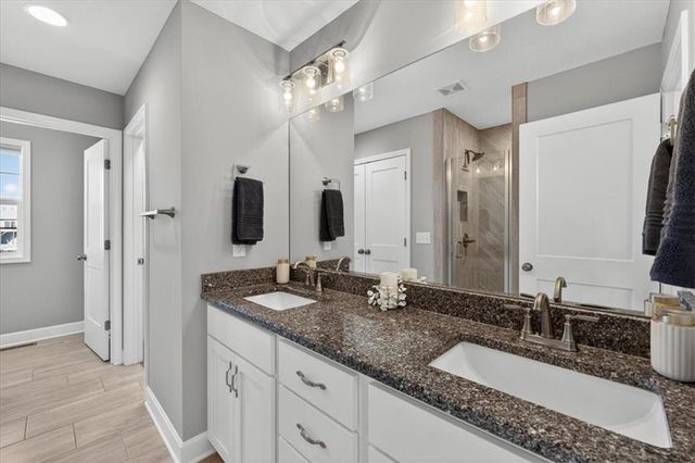 1486 N 162nd Court, Basehor, KS 66007