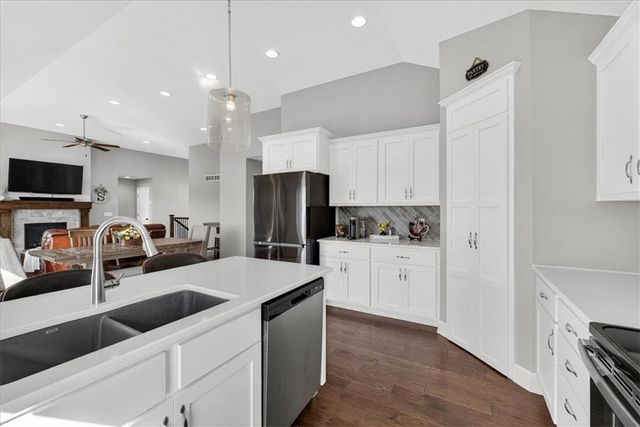 1486 N 162nd Court, Basehor, KS 66007