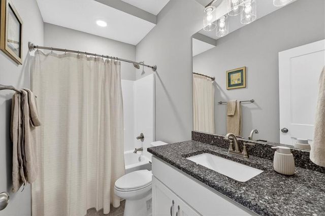 1486 N 162nd Court, Basehor, KS 66007