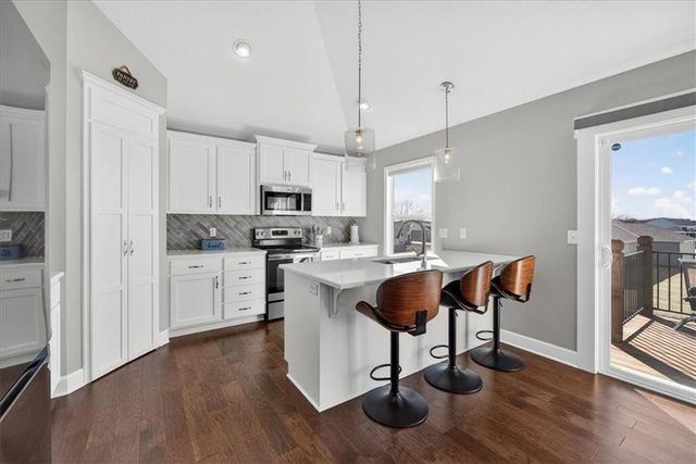 1486 N 162nd Court, Basehor, KS 66007