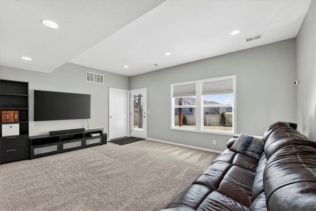 1486 N 162nd Court, Basehor, KS 66007