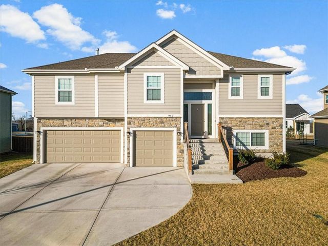 1486 N 162nd Court, Basehor, KS 66007