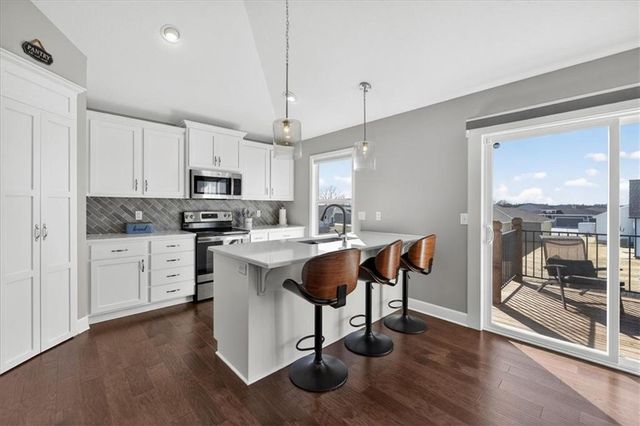 1486 N 162nd Court, Basehor, KS 66007