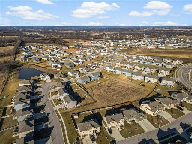 1486 N 162nd Court, Basehor, KS 66007