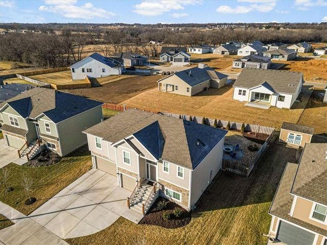 1486 N 162nd Court, Basehor, KS 66007