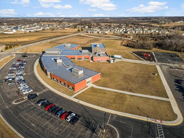 1486 N 162nd Court, Basehor, KS 66007