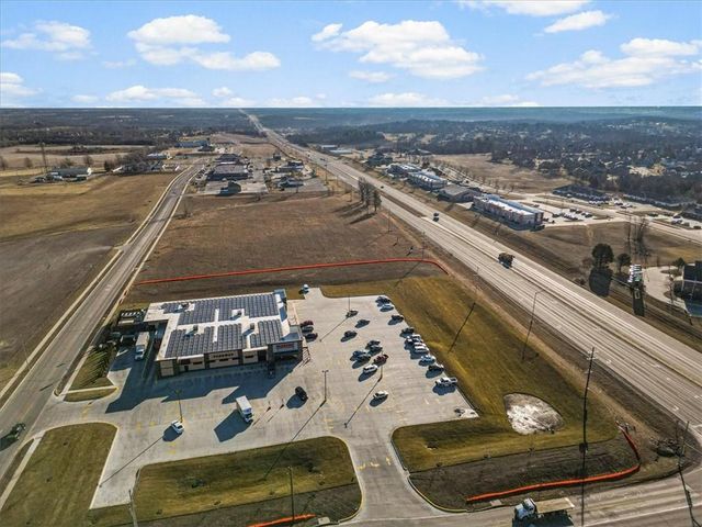 1486 N 162nd Court, Basehor, KS 66007