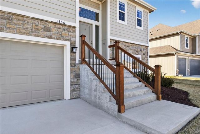 1486 N 162nd Court, Basehor, KS 66007
